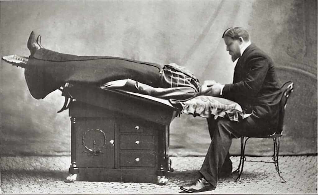 A photo of Dr. Parkyn performing hypnosis at his Chicago School of Psychology
